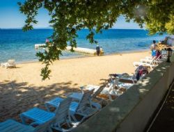 Armutlu F�st�kl� Koyu sahilleri ilgi �ekiyor